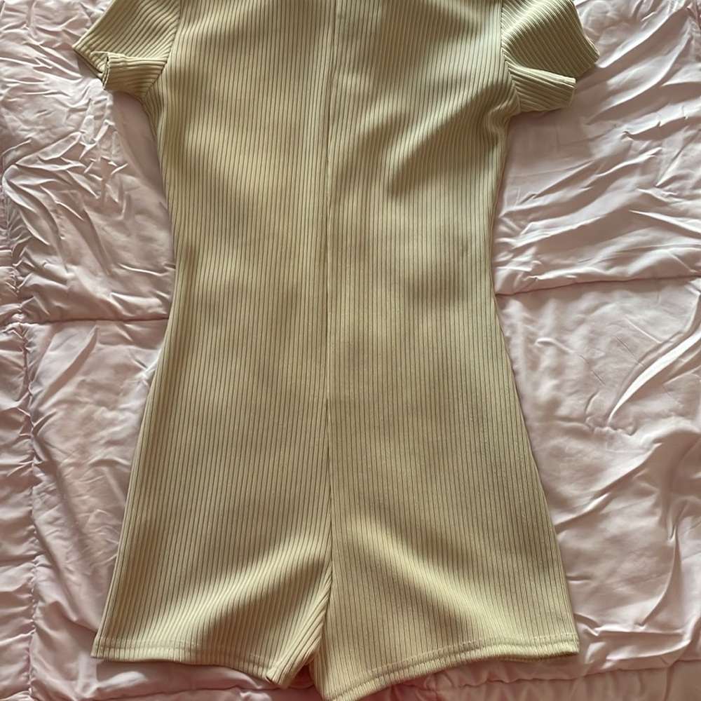 Lucia Ribbed Romper - Picture 5 of 5